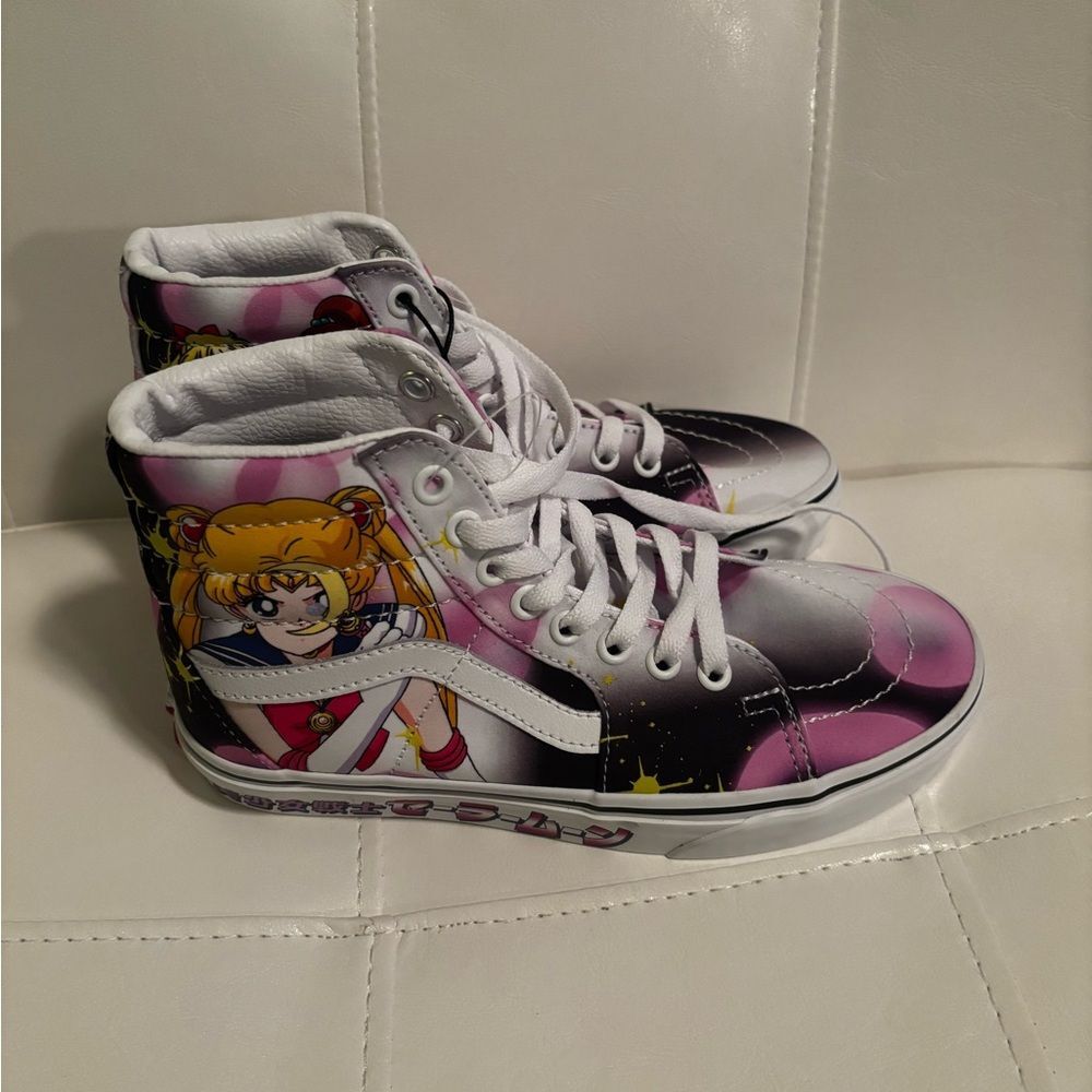 Vans x Sailor Moon SK8-HI – Women’s 6 / Men’s 4.5 – Brand New - Picture 2 of 9